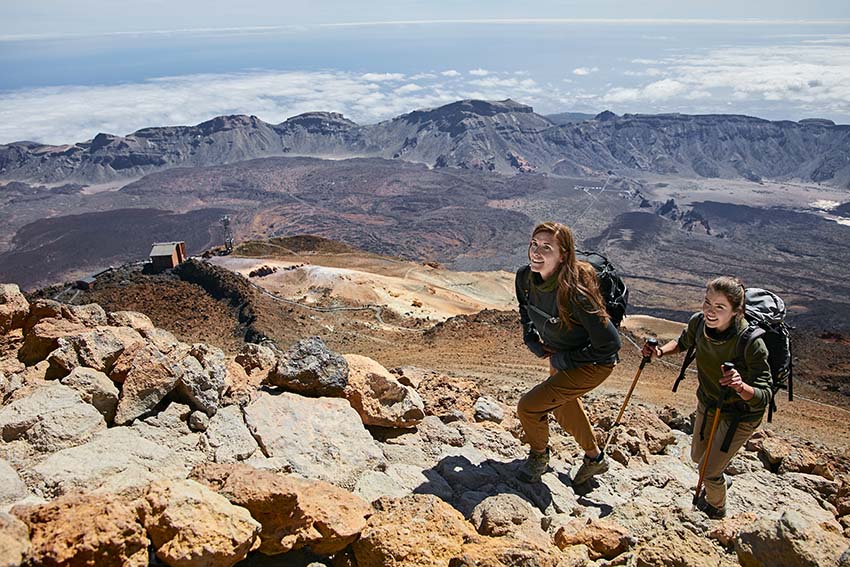 Grupa na szlaku pieszej wędrówki na szczyt Pico del Teide VIP