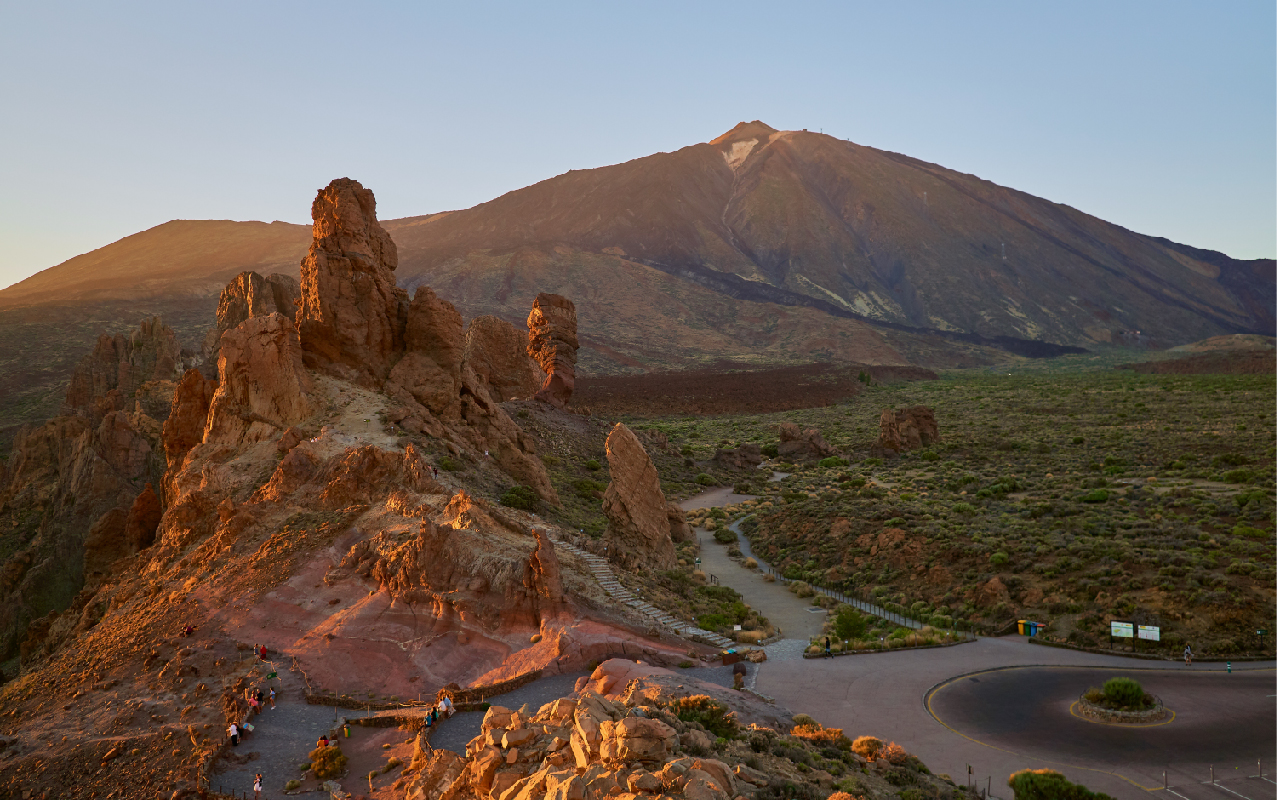 Vista de los Roques de García y el Teide en Tenerife