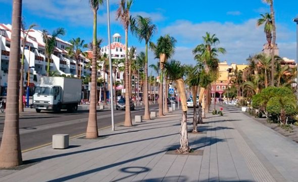Ulica w Playa de Las Américas na Teneryfie